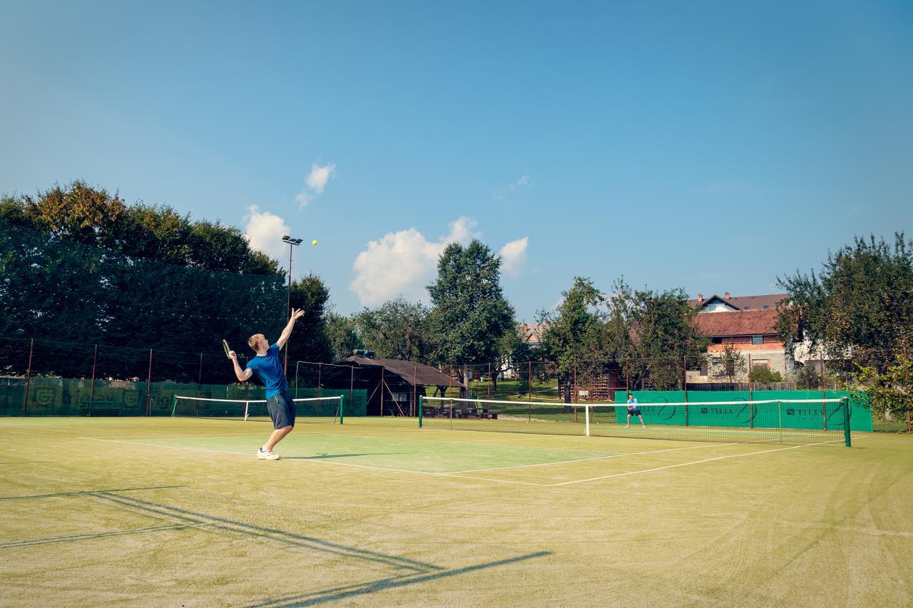 Zupancicev Hram Hotel Dragatuš Buitenkant foto