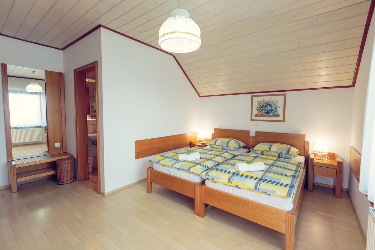 Zupancicev Hram Hotel Dragatuš Buitenkant foto