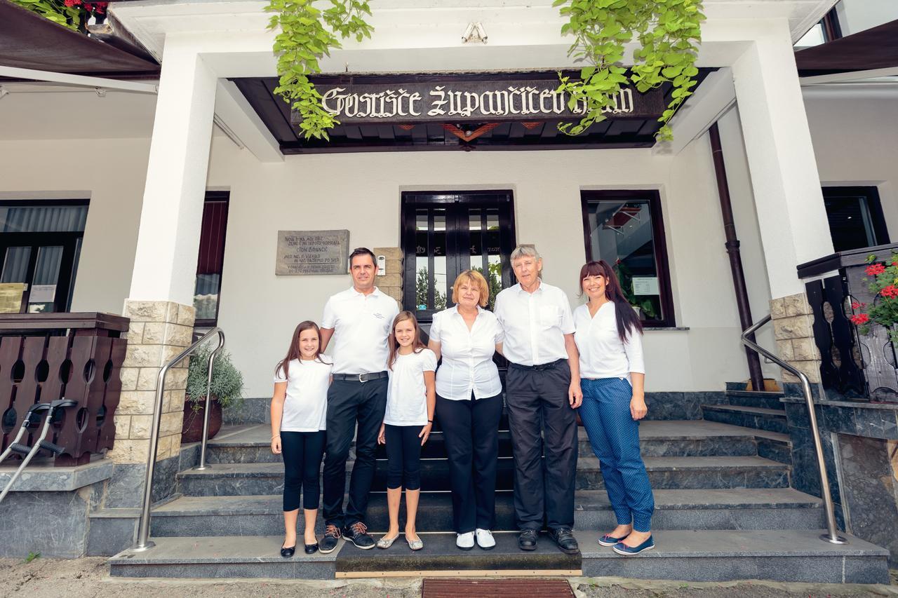 Zupancicev Hram Hotel Dragatuš Buitenkant foto